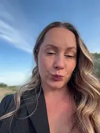 Mona_Plus webcam model stream image