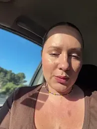 Mona_Plus webcam model stream image