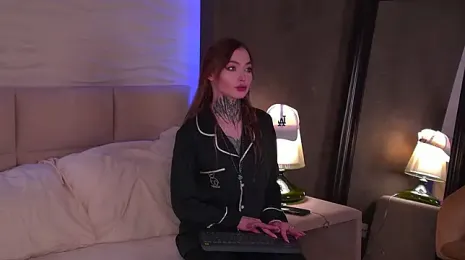 AriWild webcam model stream image