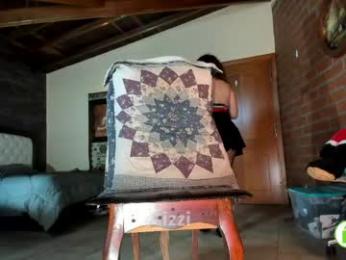 little_izzi webcam model stream image