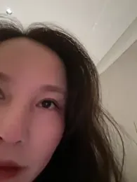 Krismil3 webcam model stream image