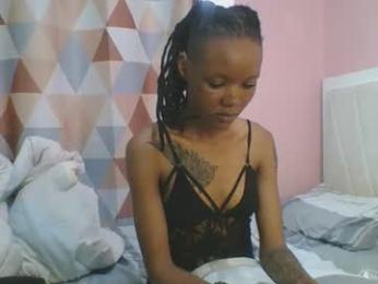 messyluna webcam chaturbate model stream image