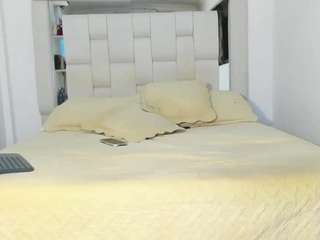 naomy-rh webcam model stream image