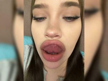 Glossmixdoll webcam model stream image