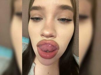 Glossmixdoll webcam model stream image