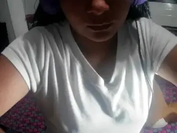 Charis_21 webcam stripchat model stream image