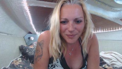 Doucelouve9 webcam model stream image