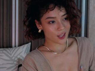 Lucia Saanvi webcam model stream image