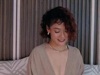 Lucia Saanvi webcam model stream image