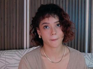 Lucia Saanvi webcam model stream image