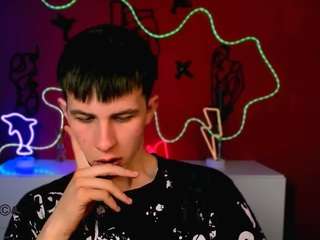 leo-valor webcam model stream image