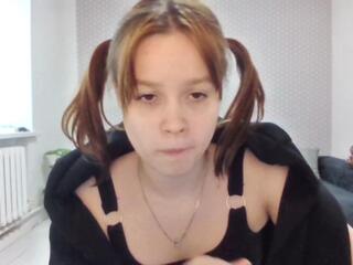 Nella Crousore webcam model stream image