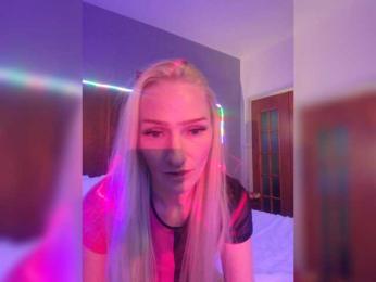 TinyTemptressChanel webcam model stream image