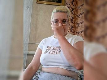 Vika211 webcam model stream image