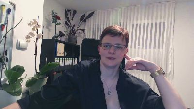 oOSUSIOo webcam model stream image