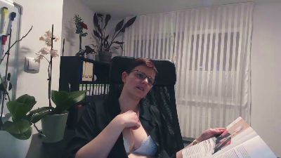 oOSUSIOo webcam model stream image