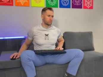 marc105100 webcam model stream image