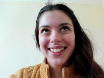 Honeykrisspussy webcam bongacams model stream image