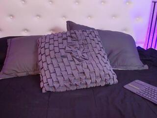 Samantha Walle webcam model stream image