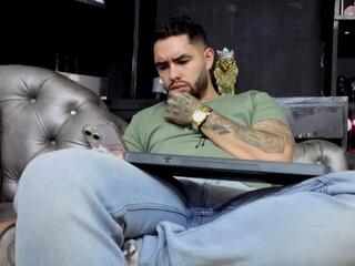 Deivid James webcam flirt4free model stream image