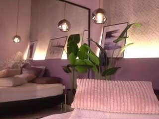 izzywild webcam model stream image