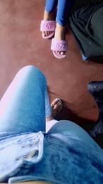 girl_pee webcam cam4 model stream image