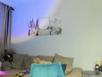 your__voice webcam model stream image