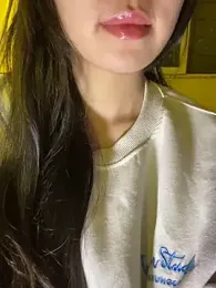 Uyennii02 webcam model stream image