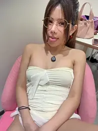 Selenaaaaa- webcam stripchat model stream image