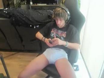 bashful4200 webcam model stream image