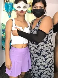 Family02 webcam model stream image