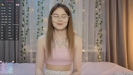 CarolinePepper webcam model stream image