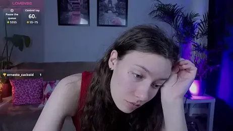 VioletaBloom webcam model stream image