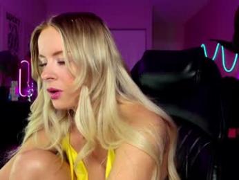 oliviaowens webcam model stream image