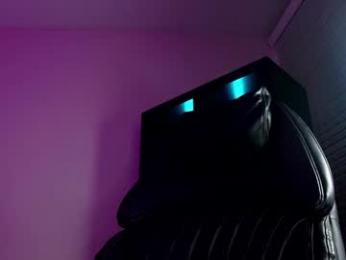 oliviaowens webcam model stream image