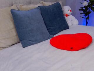 Adalinda webcam model stream image