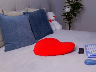 Adalinda webcam model stream image