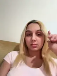 hotamanda01 webcam model stream image