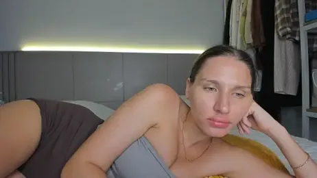 SofiClimbing webcam model stream image