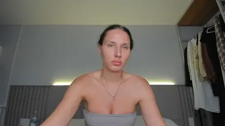 SofiClimbing webcam model stream image