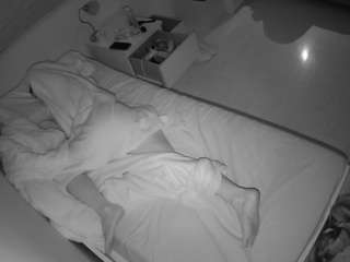 voyeurcam-julmodels-greybed-1 webcam model stream image