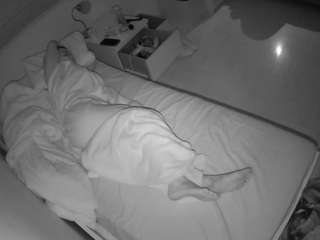 voyeurcam-julmodels-greybed-1 webcam model stream image