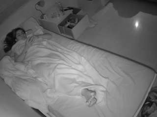 voyeurcam-julmodels-greybed-1 webcam model stream image