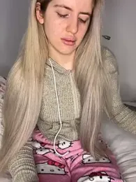 Holly-Glamour webcam model stream image