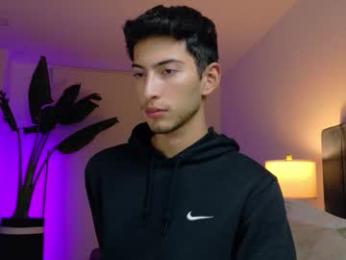 ethan_skiny_ webcam model stream image