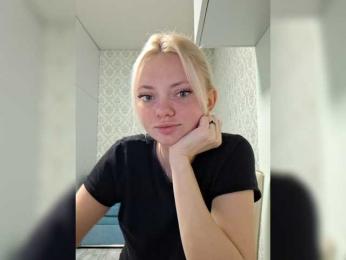 Gargonaa webcam model stream image