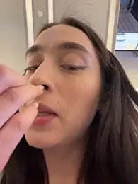 Holly_Play webcam model stream image