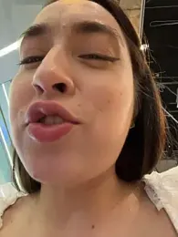 Holly_Play webcam model stream image