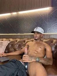 AaronCruz_ webcam model stream image