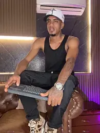 AaronCruz_ webcam model stream image